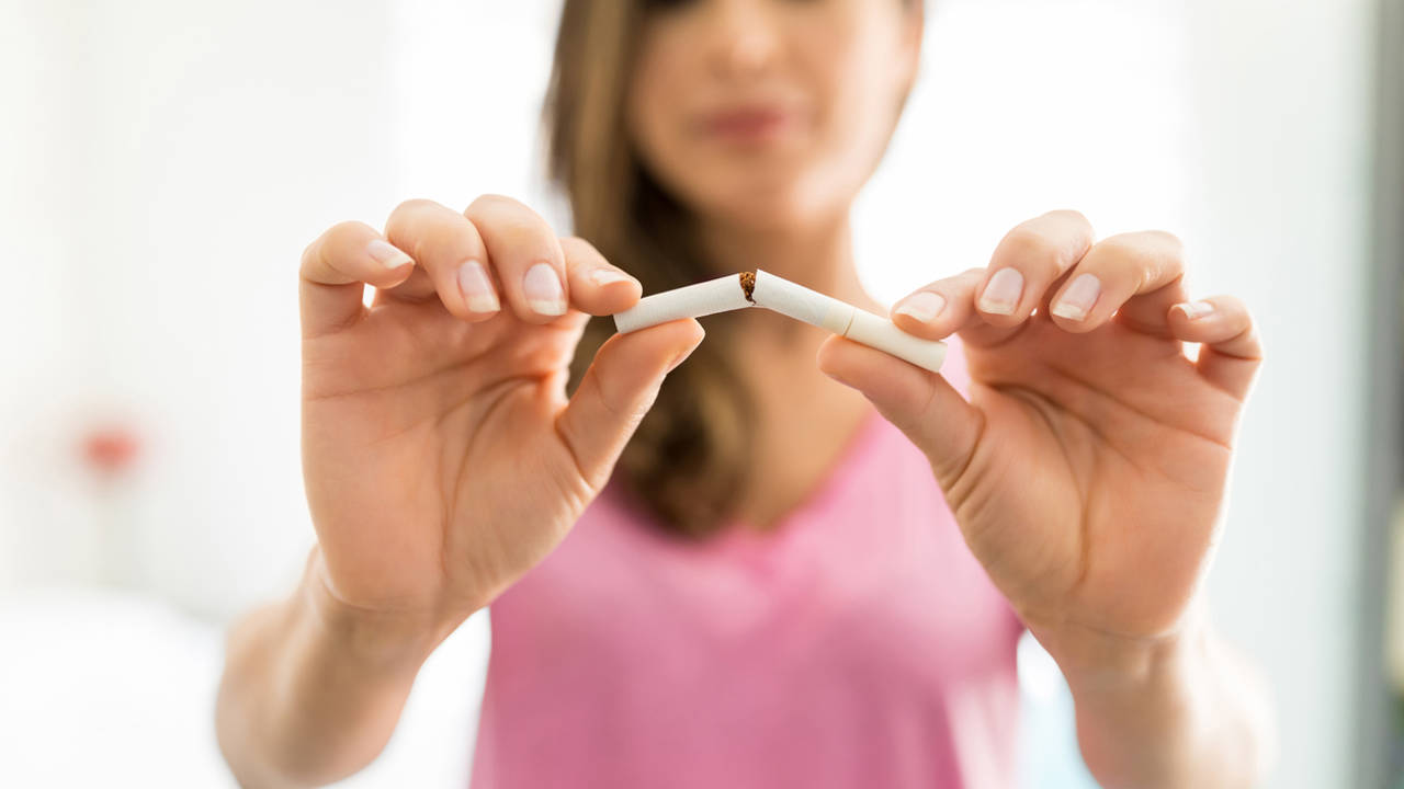 Fumar puede aumentar la grasa abdominal (la peor), según un estudio