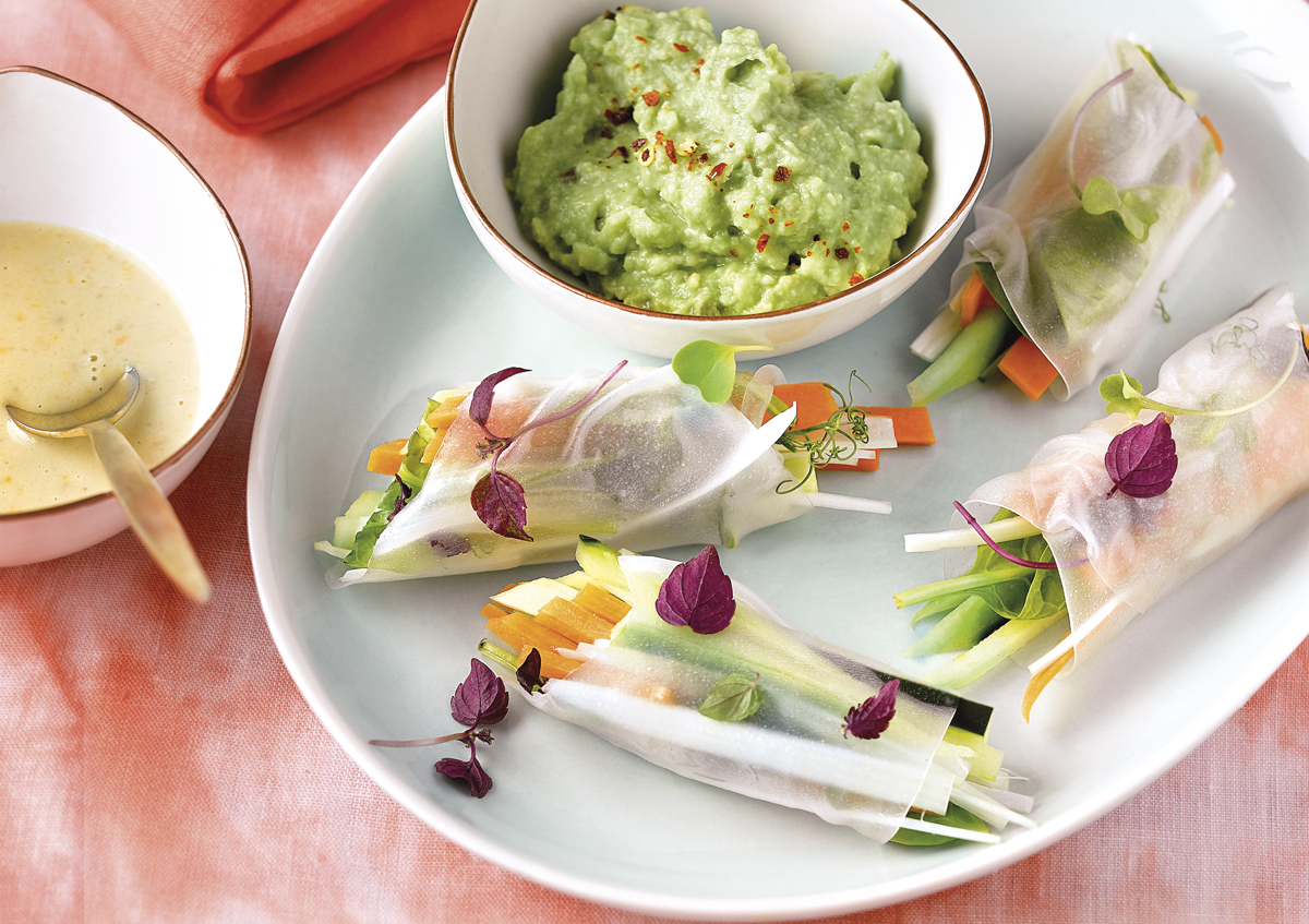 Cena saludable: rollitos ligeros con dos salsas