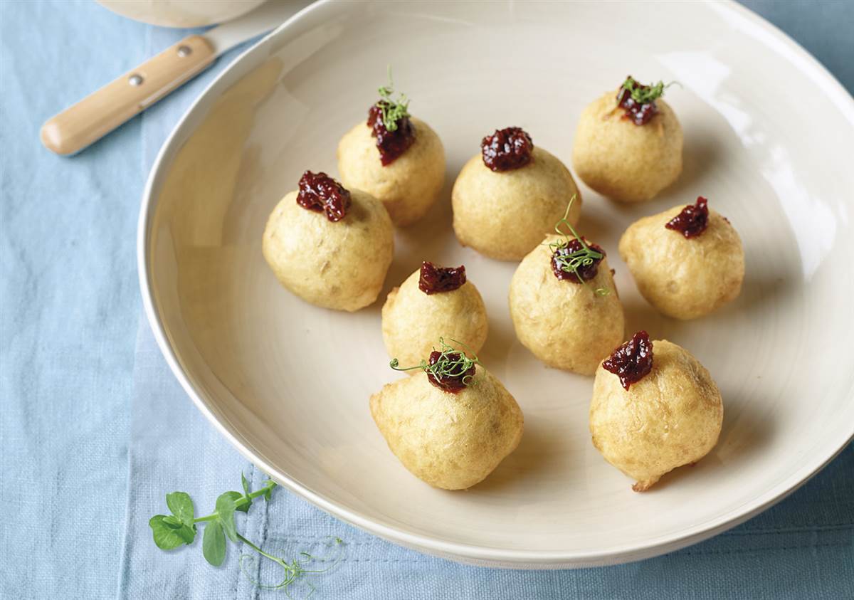 Buñuelos de berenjena con punto de miso