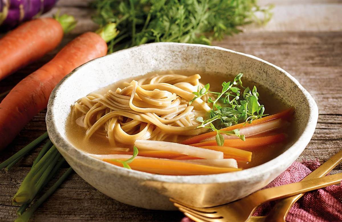 Cena ligera y saludable: caldo oriental