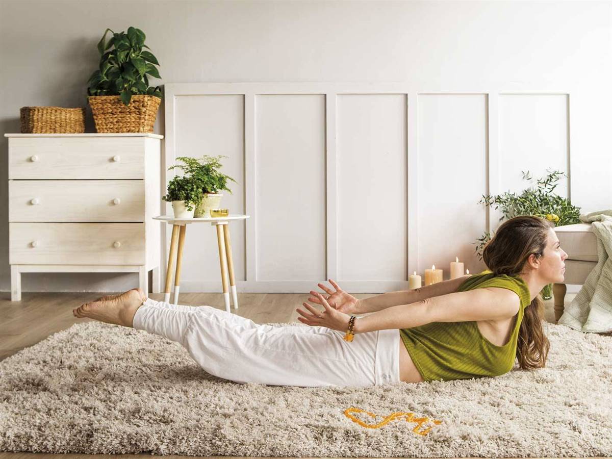 6 Ejercicios Para Empezar A Practicar Yoga Y Ganar Salud 5 5. 5. El Saltamontes: Respira Y Llã©Nate De Energãa