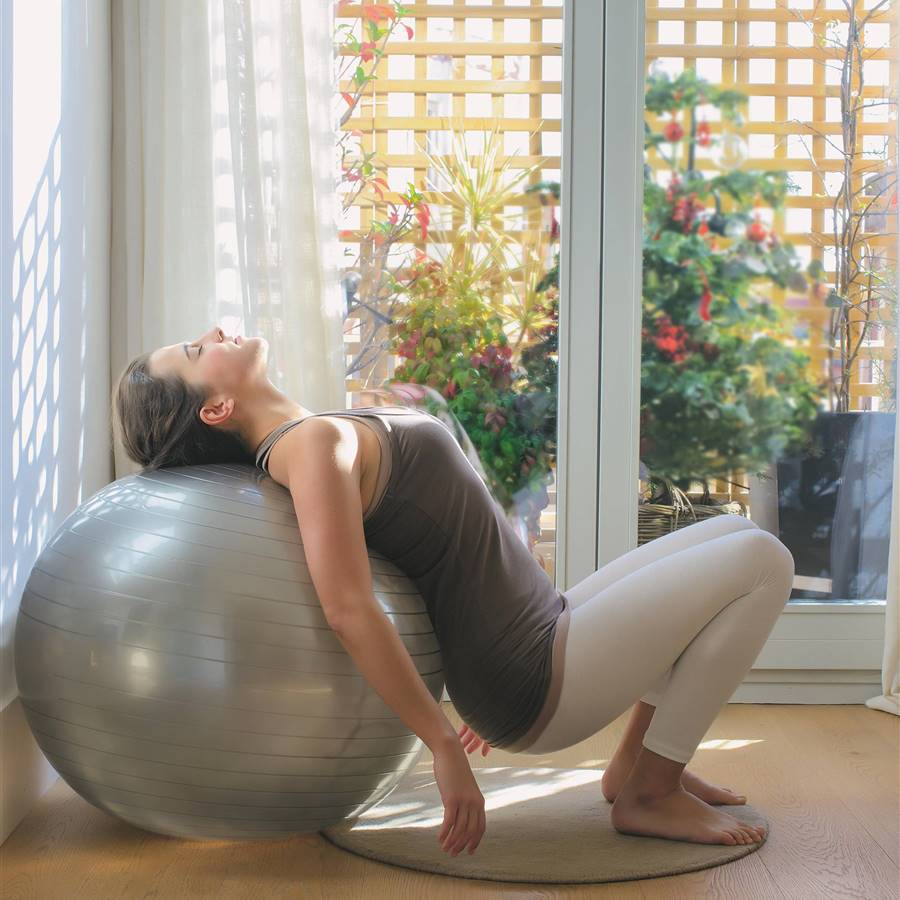 11 ejercicios para relajar la parte alta de la espalda 