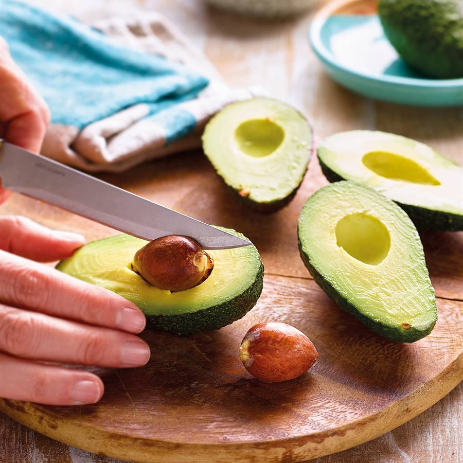 Por qué debes lavar la piel del aguacate antes de cortarlo