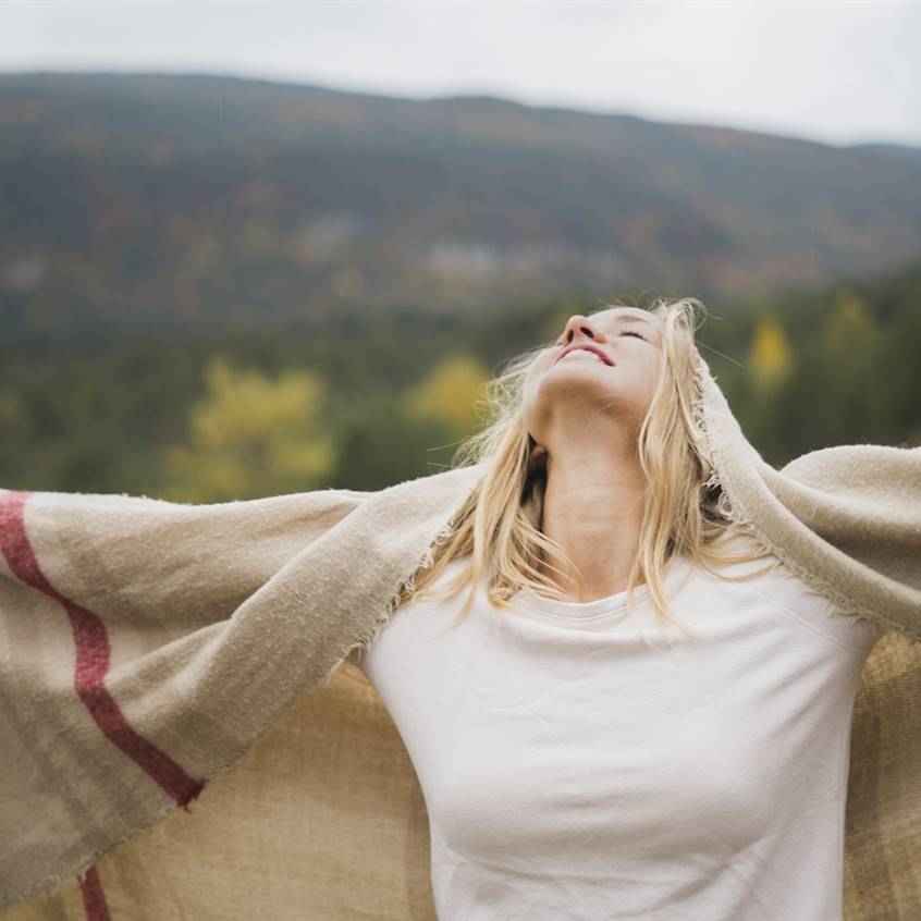 Chica postura alegre