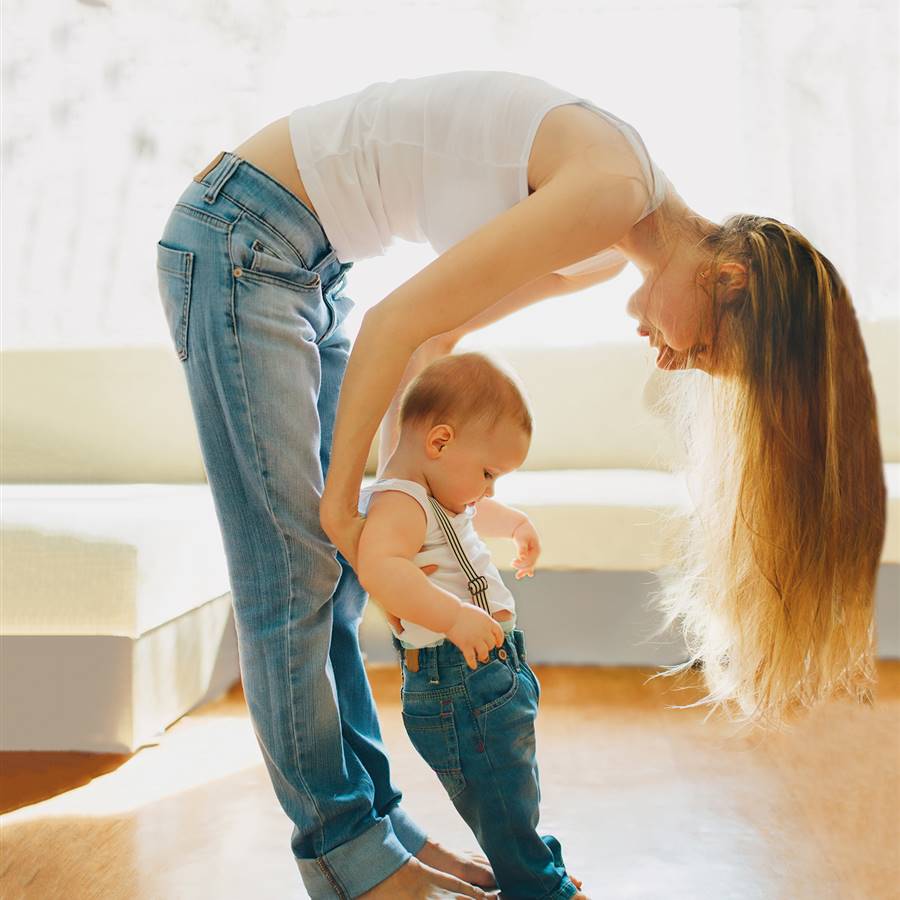 Cuando el bebé empieza a andar: 9 consejos para una buena educación postural 
