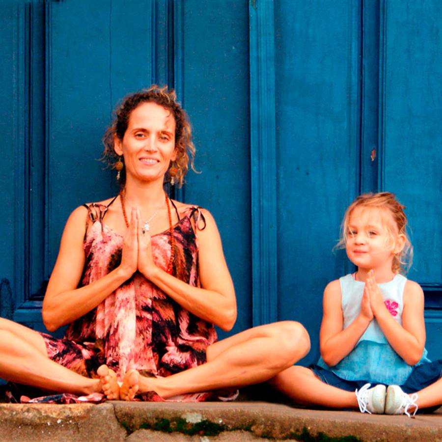 "El yoga para mamás y bebés refuerza el vínculo madre-hijo"