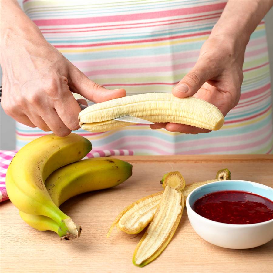 No tires los hilos del plátano, son grandes aliados de tu salud