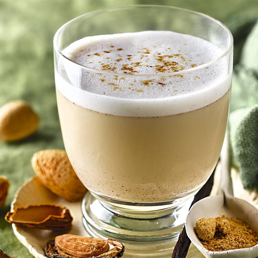 Leche de almendras con anís y coco