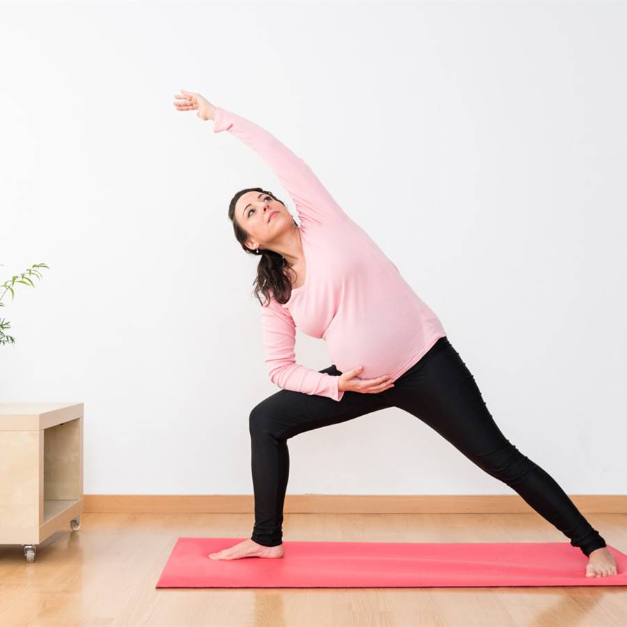 5 posturas de yoga para las molestias del embarazo