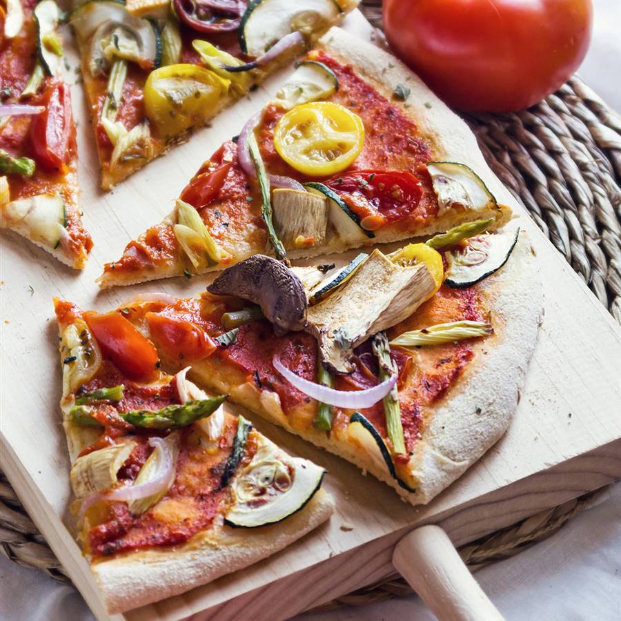 Cómo preparar una pizza vegana y saludable a tu medida