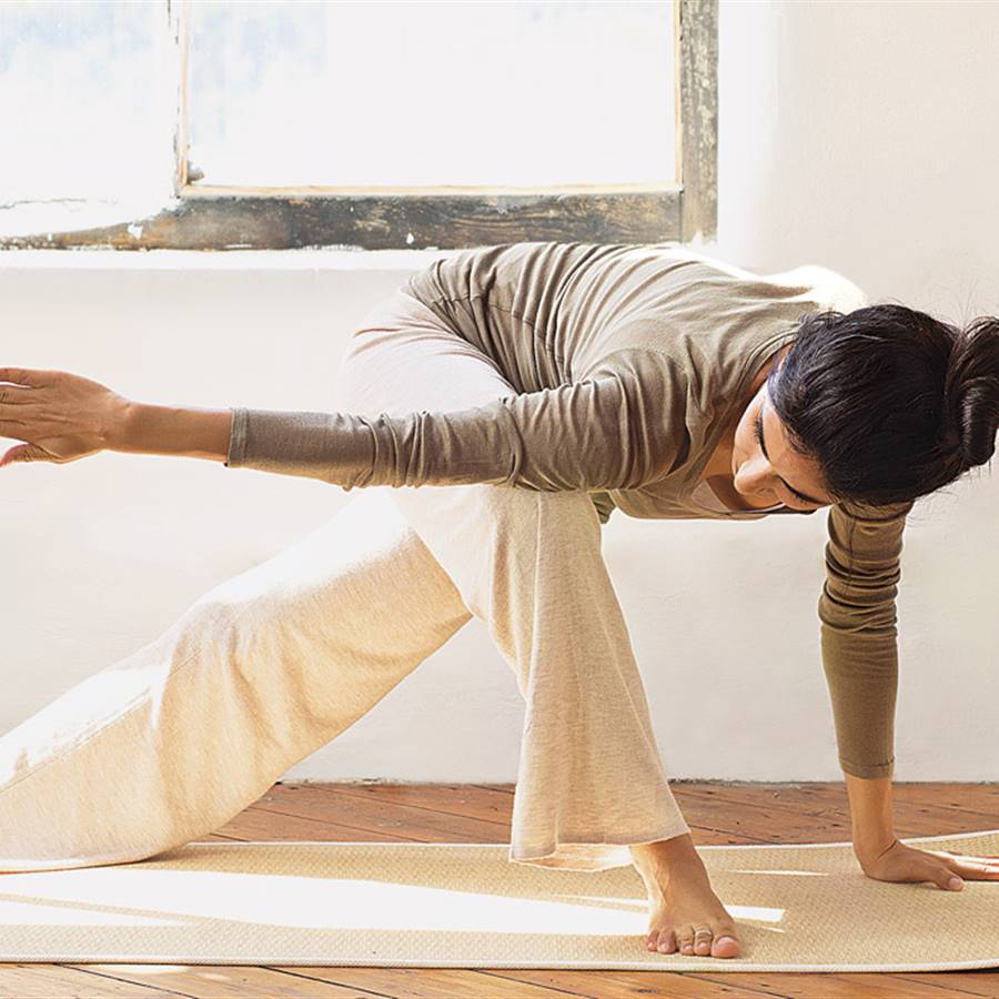 Postura Vasisthasana para apreciar lo que tienes