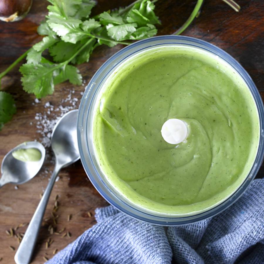 Salsa cremosa de aguacate para tus ensaladas