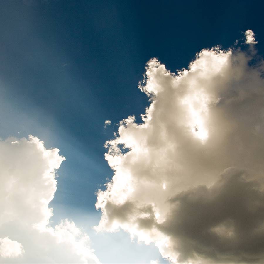 Sol y nubes