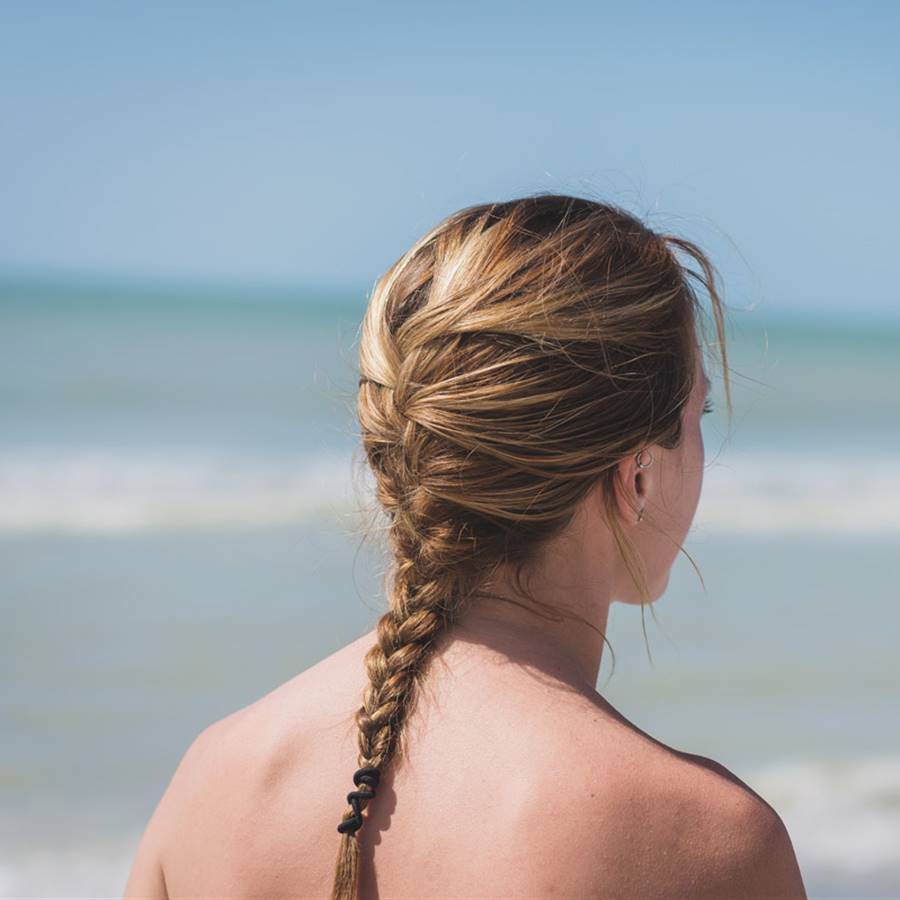 Cómo proteger el cabello del sol (y cuidártelo)