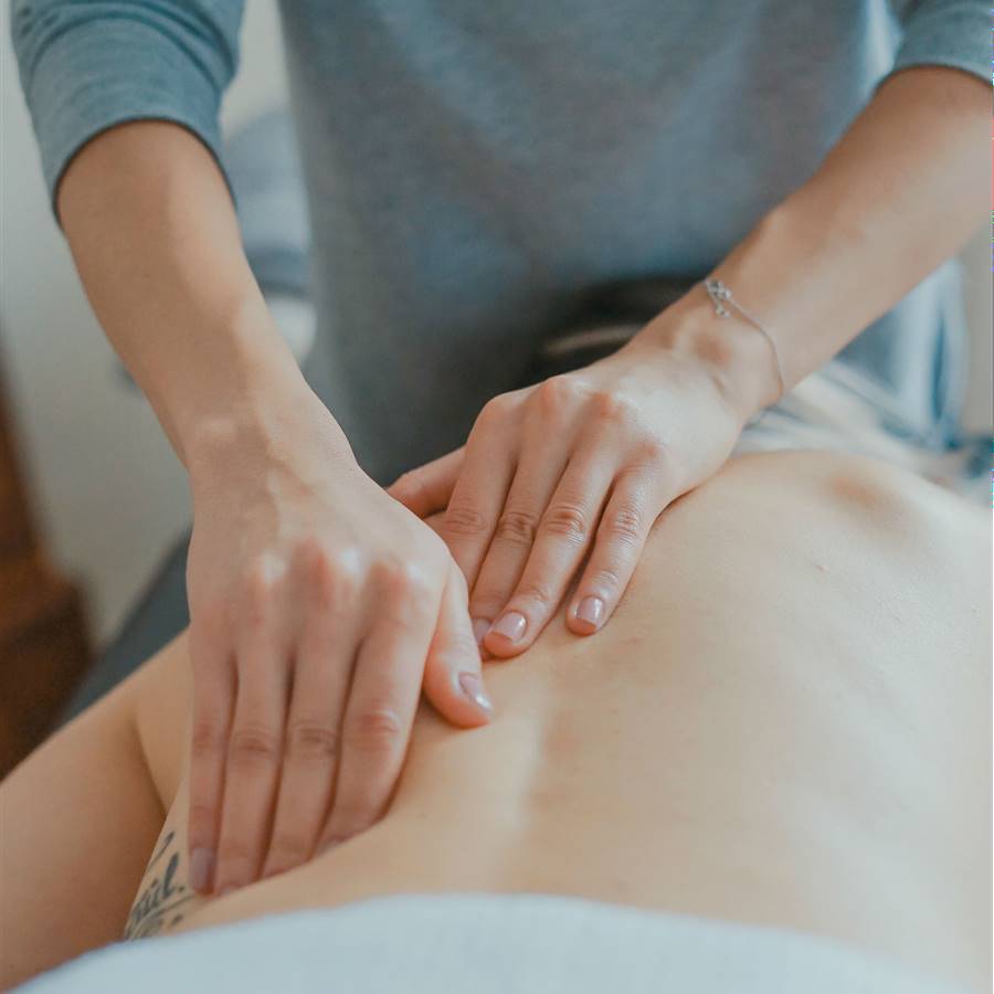 Quítate la mochila del dolor de espalda gracias a la acupuntura