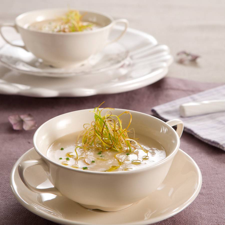 Vichyssoise de pera con puerro crujiente 