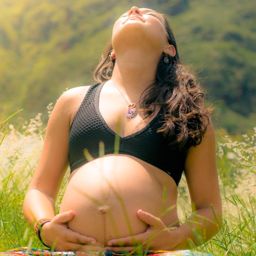 Ayudas naturales para facilitar el parto: aceites esenciales y acupuntura