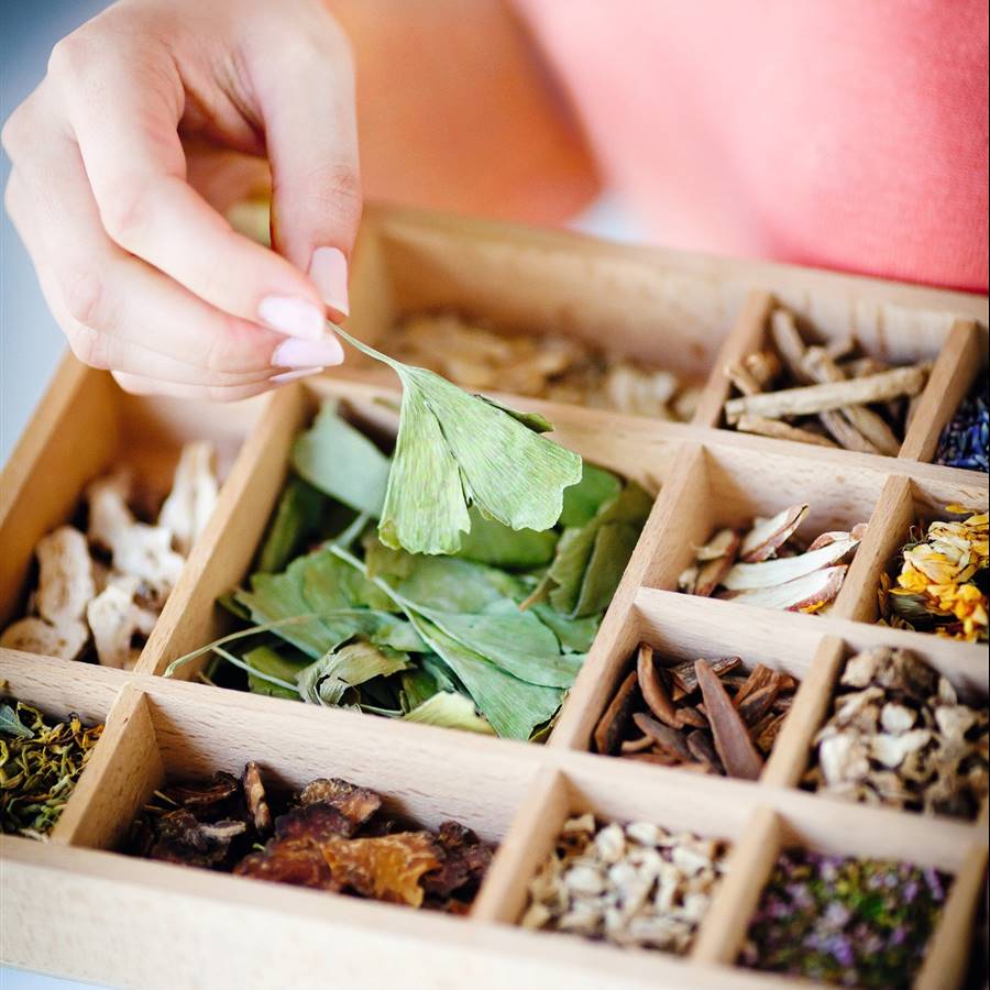 Paseo del Terere - Para hemorroides: Baños de asiento. Son la mejor  solución, tanto de agua fría como de plantas medicinales.🌾 Se prepara una  infusión de 50 gramos de Salvia,Hoja de guayaba,Capi