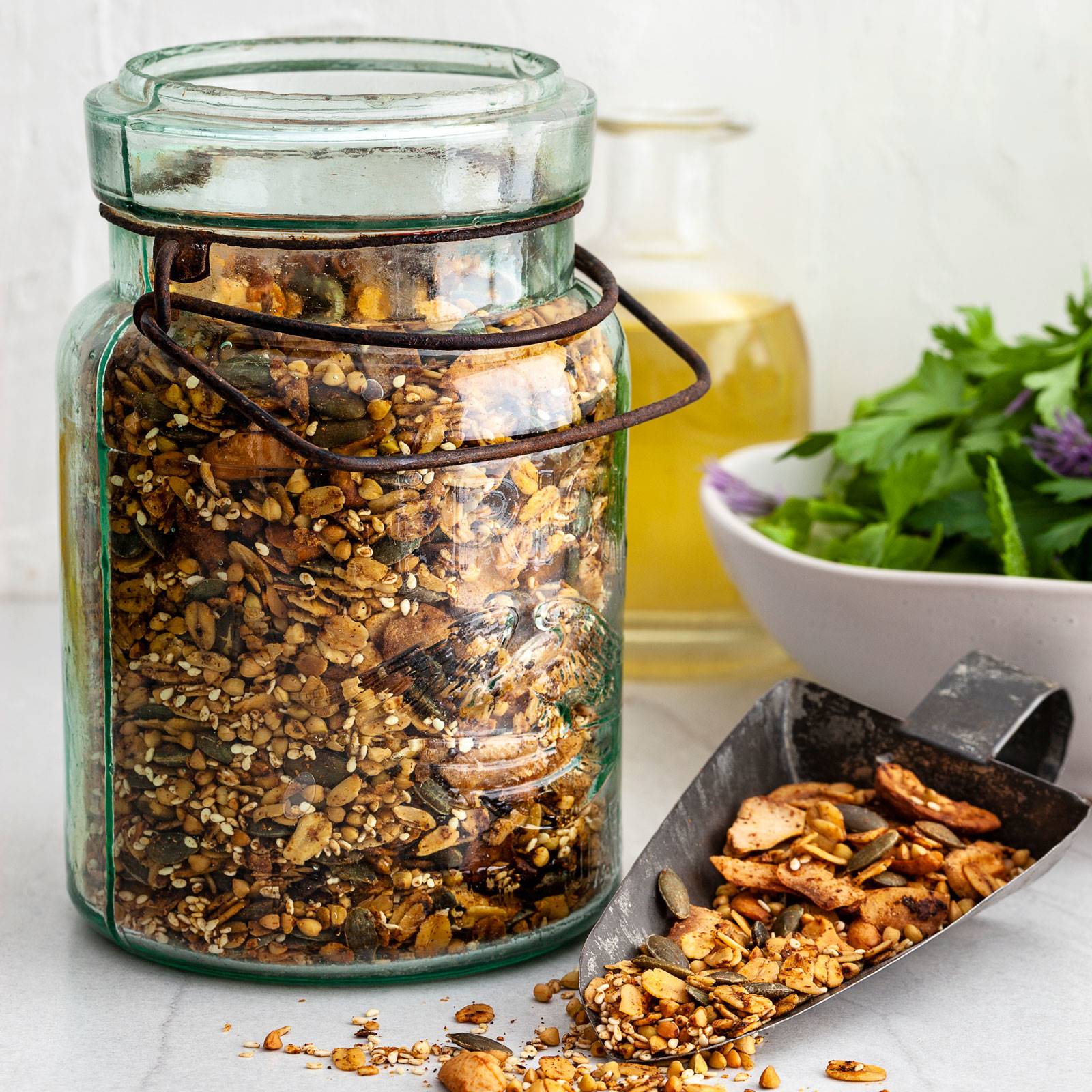 topping-granola-salada