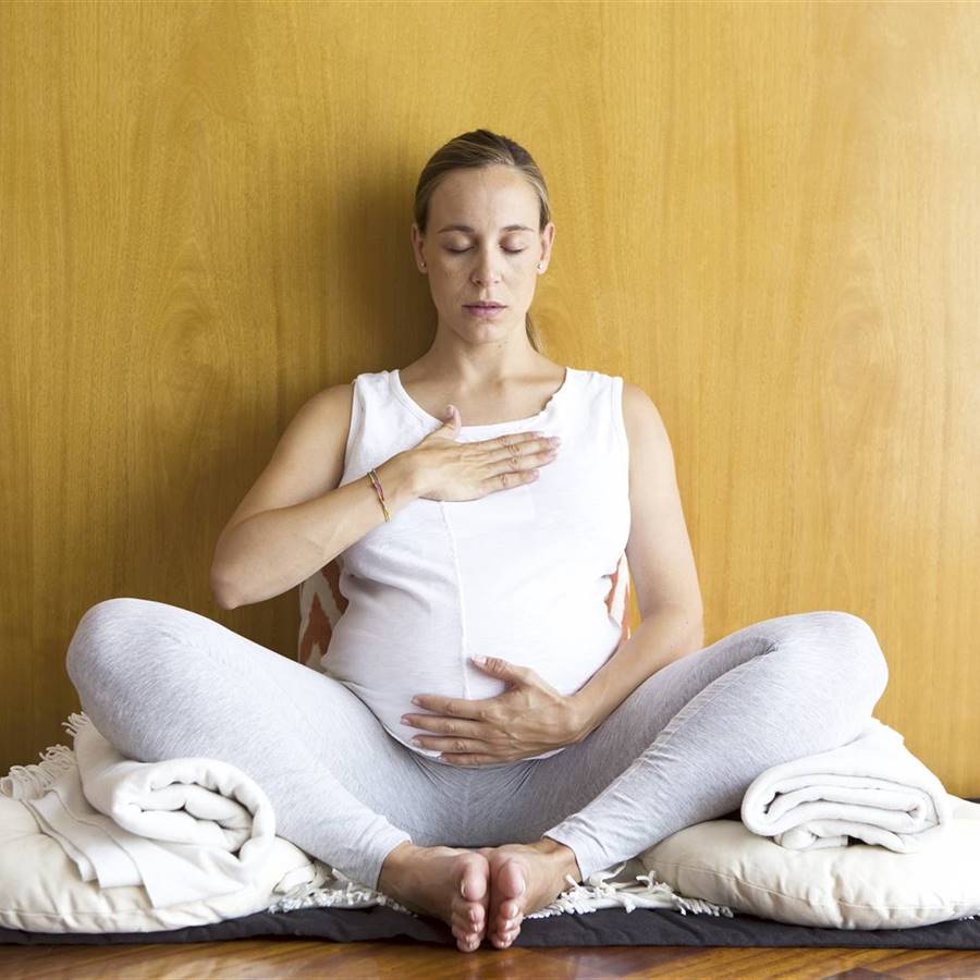 Yoga y embarazo: 5 posturas para sentirse mejor
