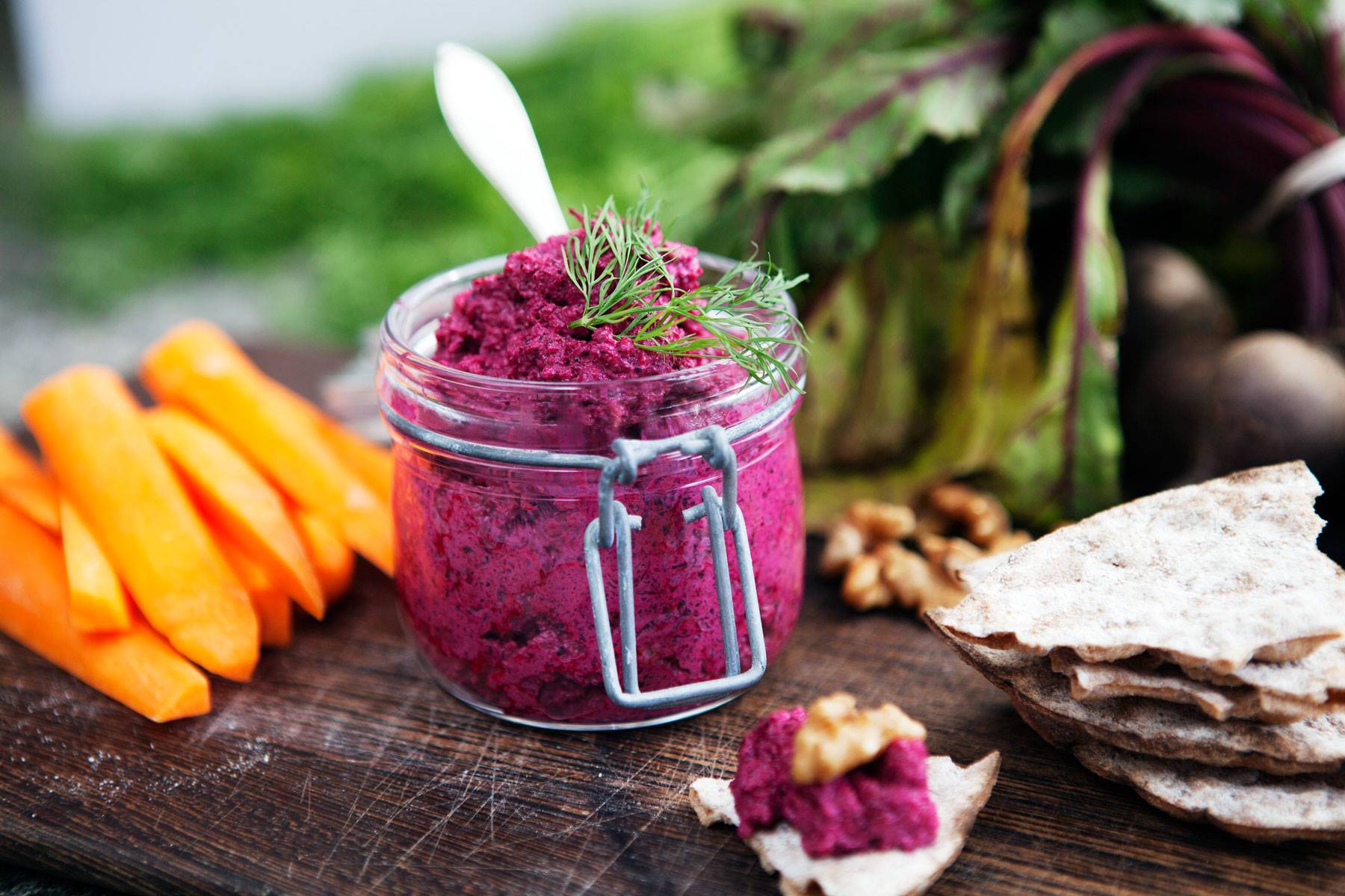receta-picnic-sano-dip-remolacha