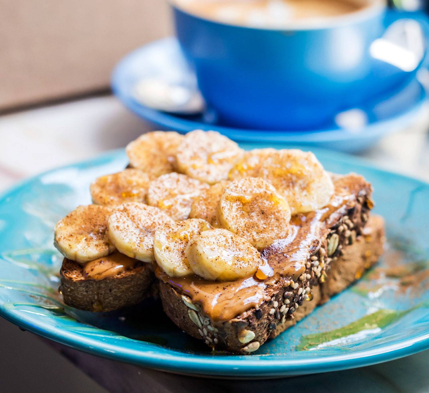 receta-desayunos-frescos-tostada-platano