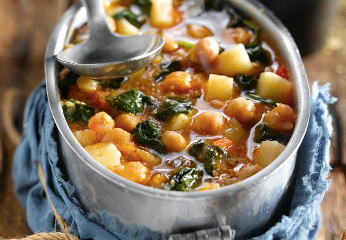 Sopa de garbanzos y espinacas con gomasio