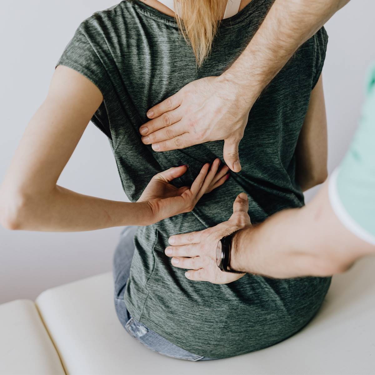 Mujer dolor de espalda
