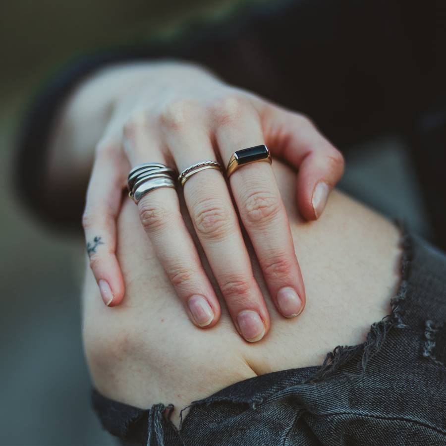 Por qué con la edad duelen las rodillas y cómo aliviar el dolor