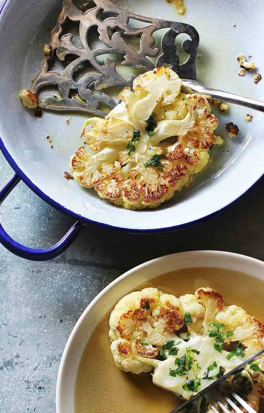 Receta de coliflor con pesto de espinacas y pistachos