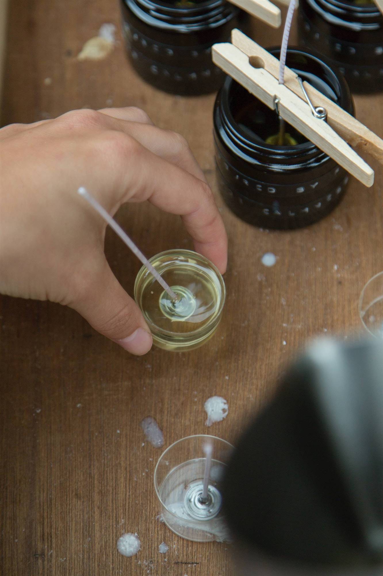 4. Hacer velas en recipientes originales