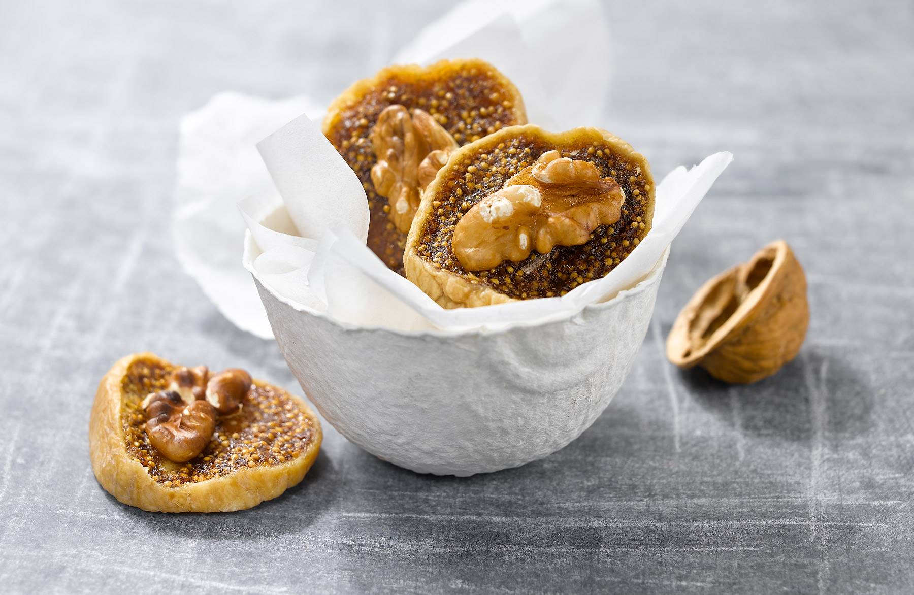Higos con nueces. Frutos secos