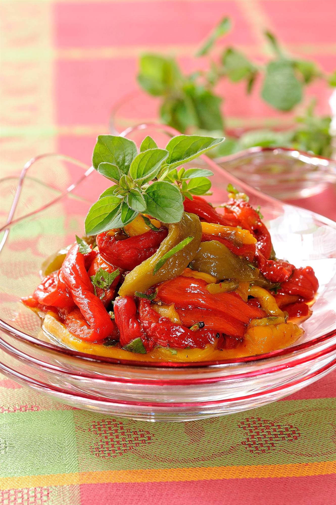 Pimientos asados con orégano fresco