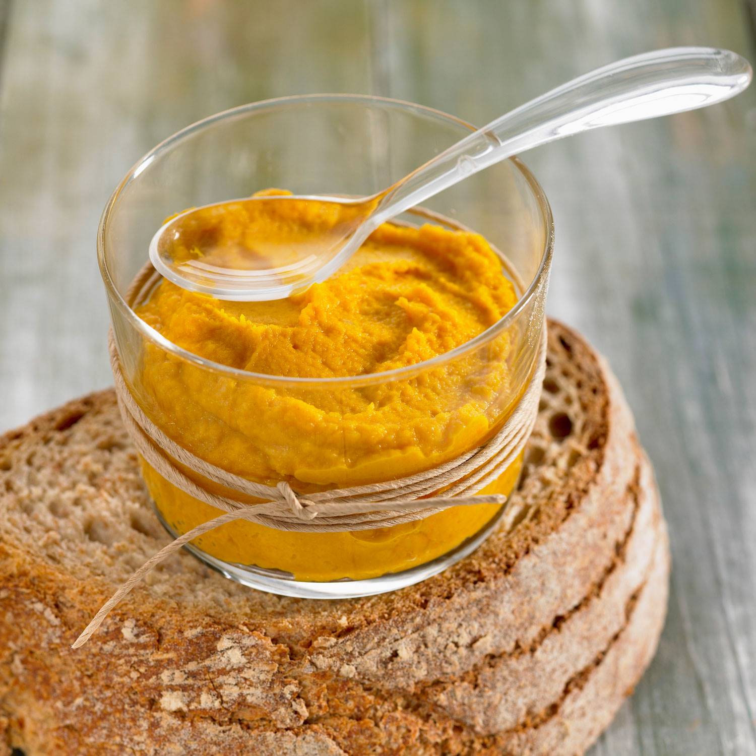 meriendas-saludables-niños-hummus-lenteja-roja