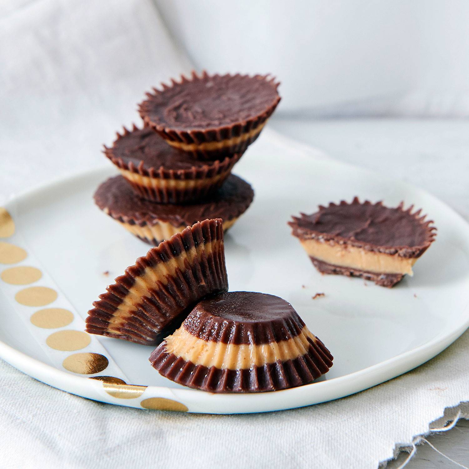 snack-keto-bocaditos-cacao-mantequilla-cacahuete. Bocaditos de cacao y mantequilla de cacahuetes