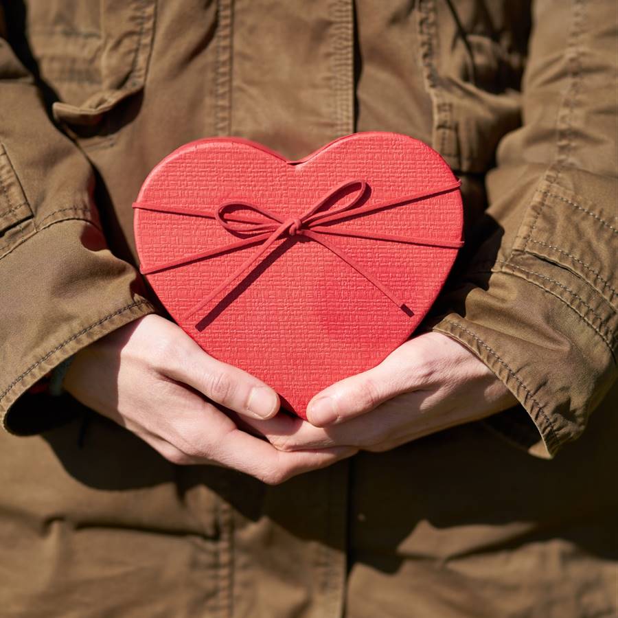 Regalos de San Valentín para amigos a los que quieres mucho y ya tienen de todo
