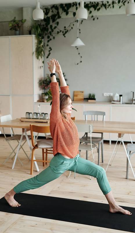 Postura yoga para las rodillas 