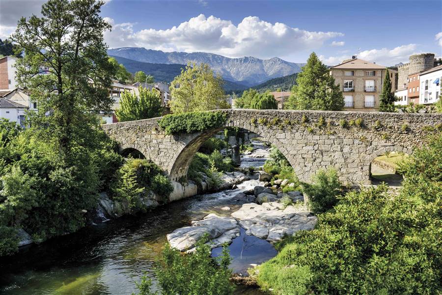 Puente medieval en Arenas de San Pedro