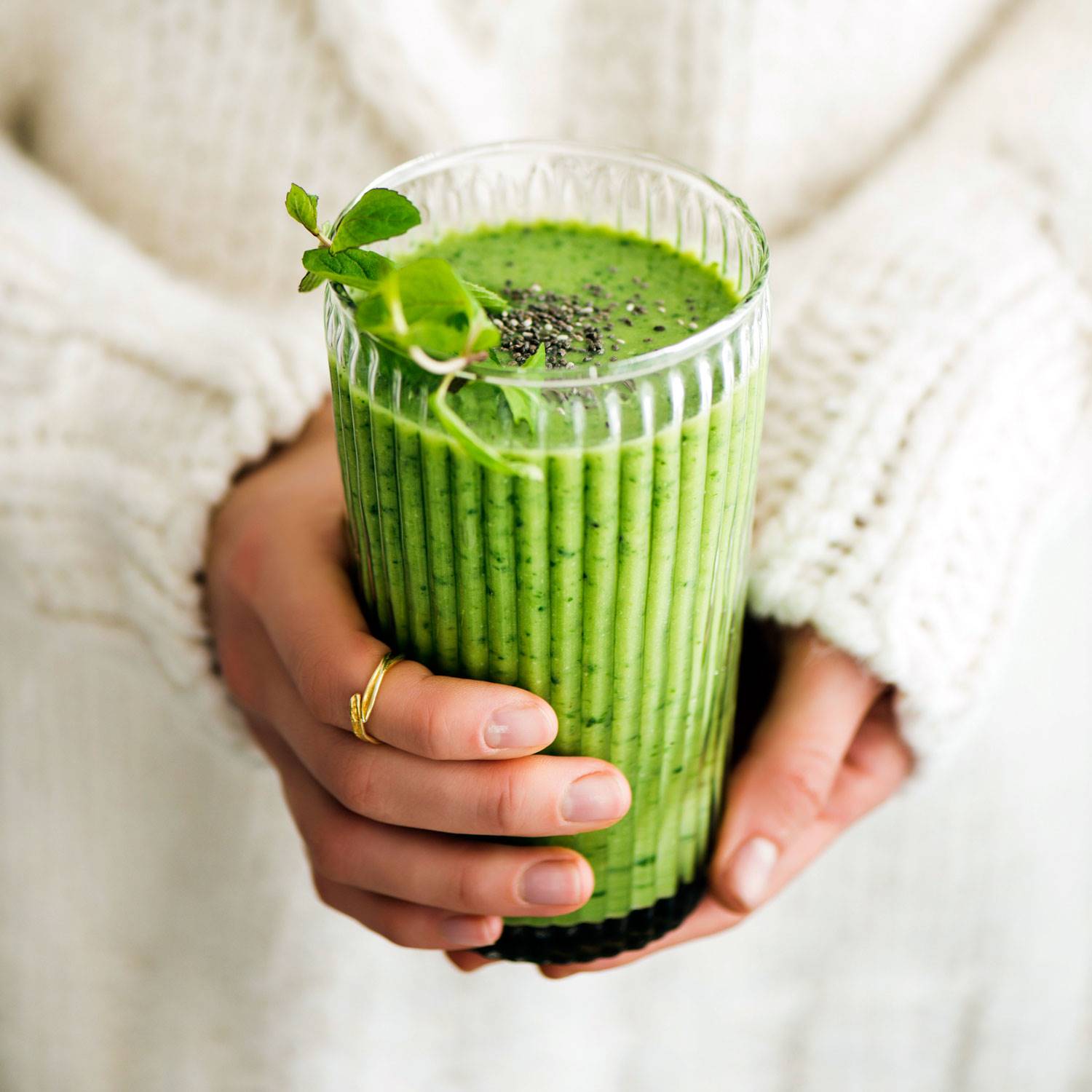 desayunos-saludables-proteina-batido-verde-semillas