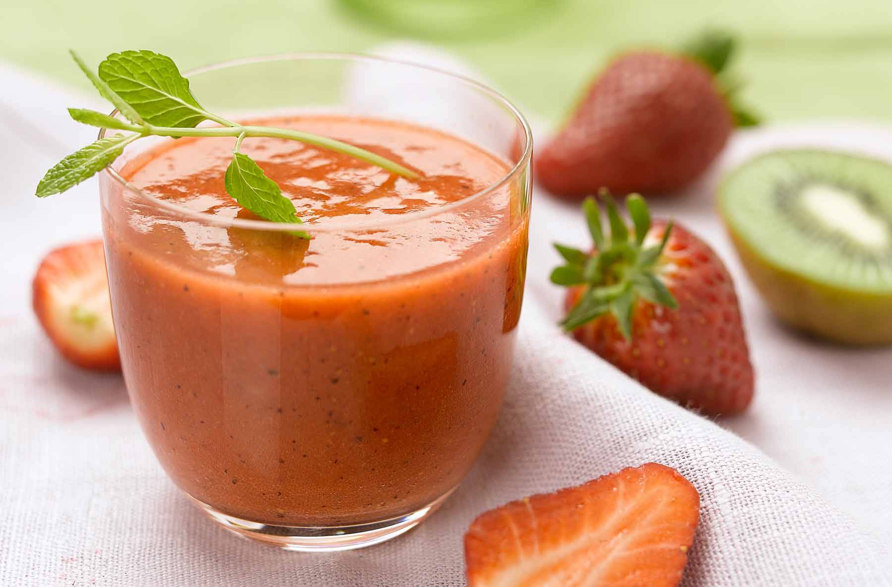 zumo de fresa kiwi y naranja