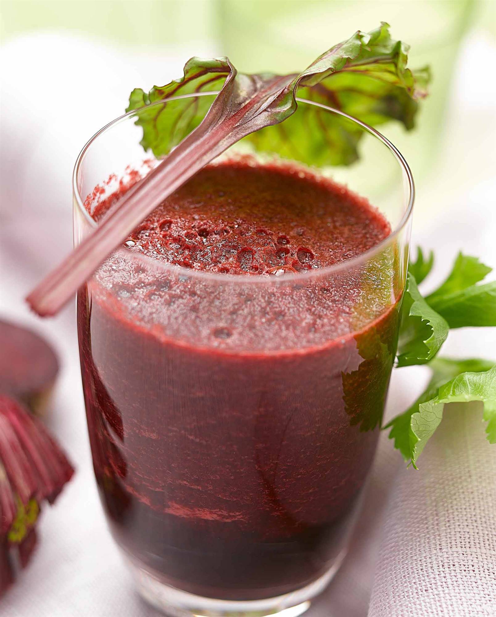 Zumo antioxidante de remolacha col y apio