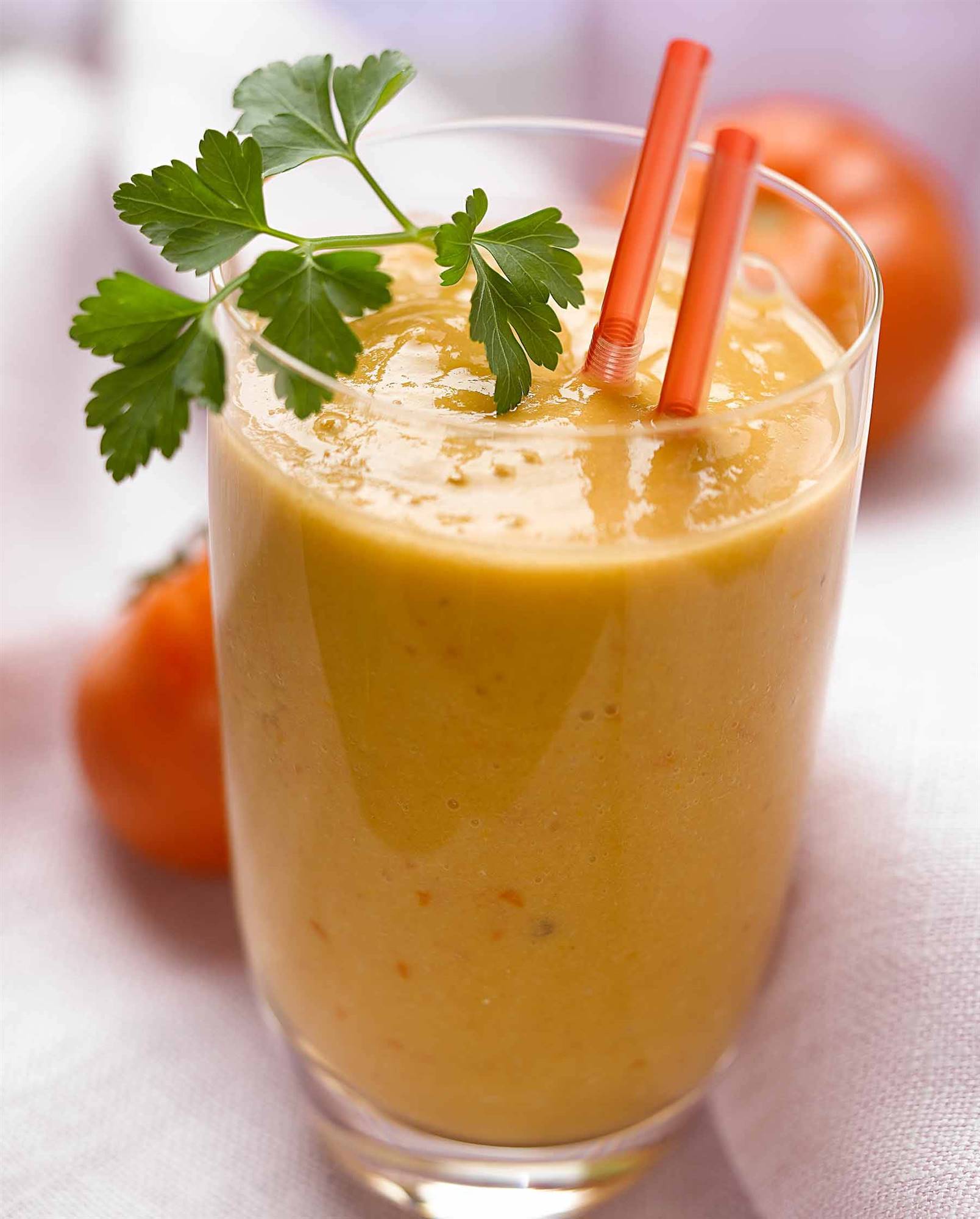 Zumo vitalizante de aguacate y tomate