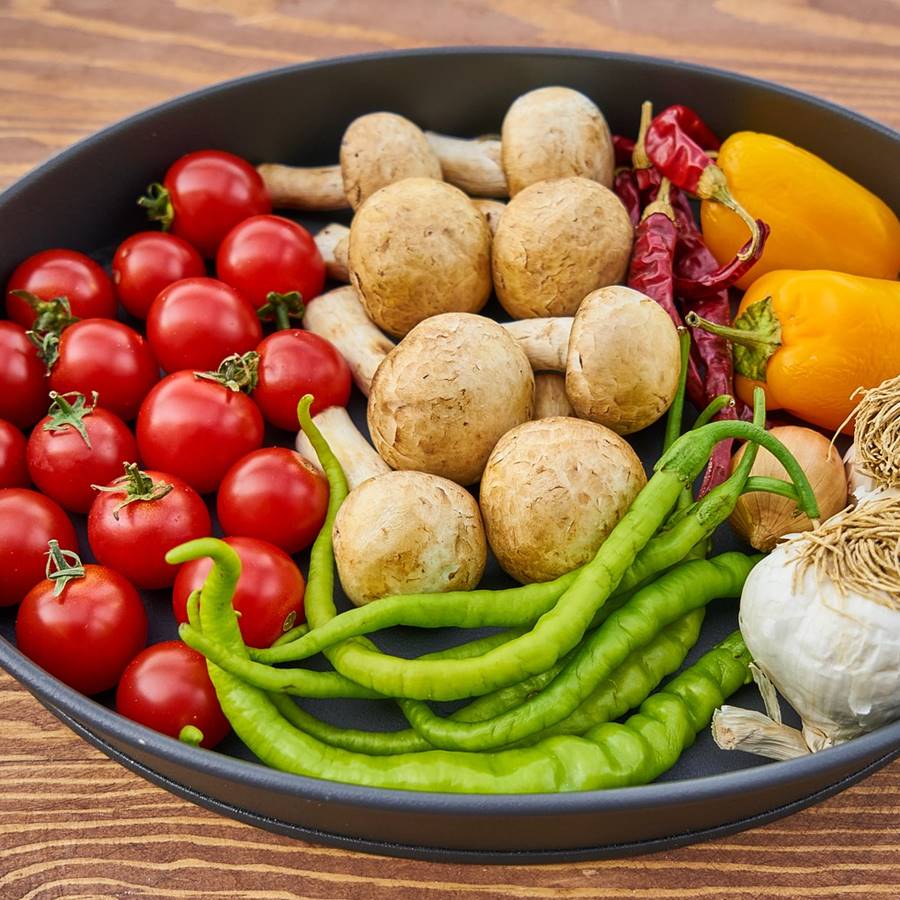 champiñones tomates