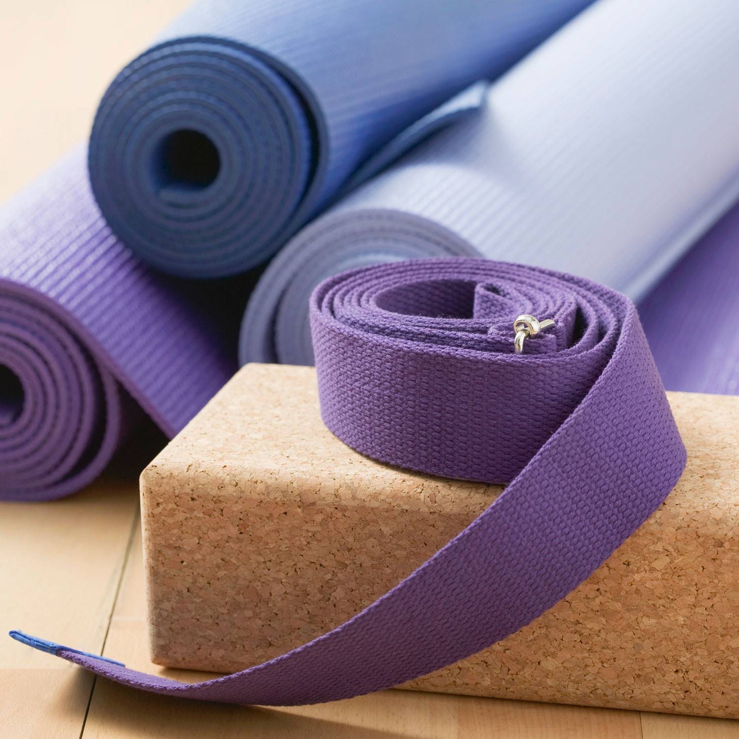 Accesorios de yoga: cuáles necesitas y cómo utilizarlos