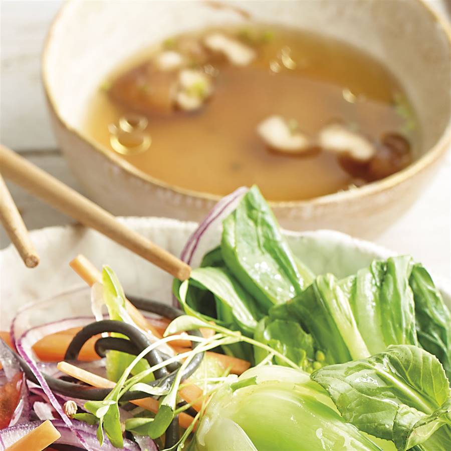 Caldo de miso blanco - elaboración para buddha bowl