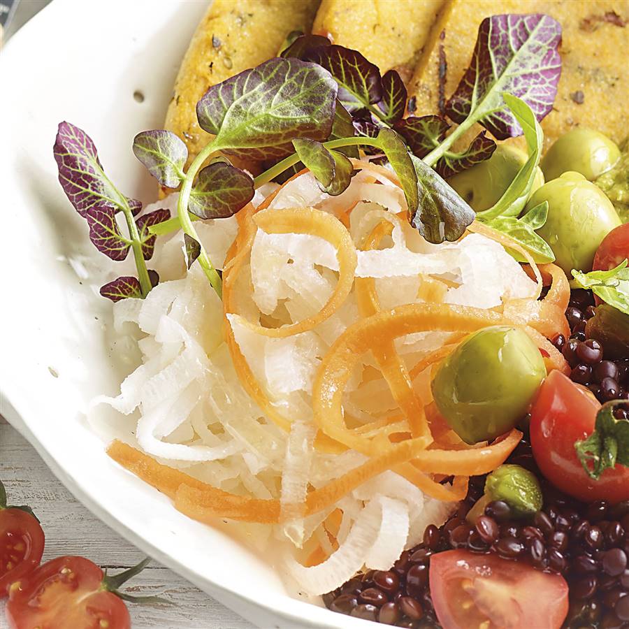 Zoodles céleri et carottes - préparation pour buddha bowl
