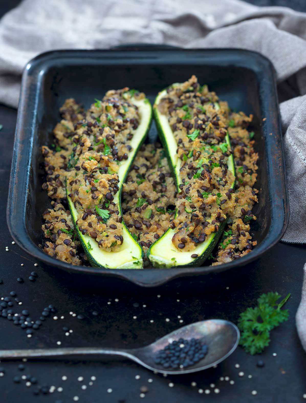 Calabacines-rellenos-de-lentejas-y-quinoa