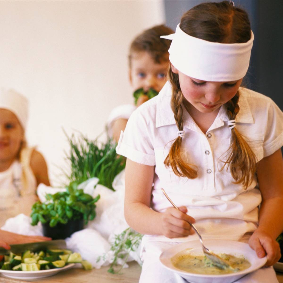 Esto es lo que ocurre cuando enseñas a los niños a cocinar