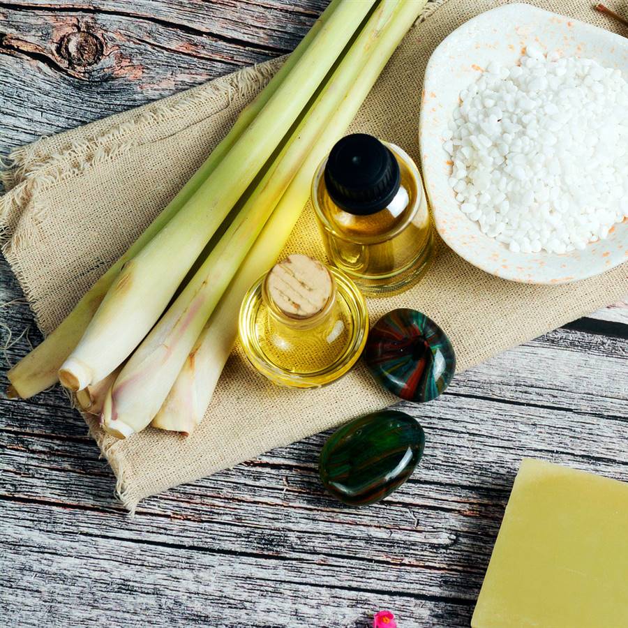 Aceite esencial de lemongrass: todas sus propiedades y usos