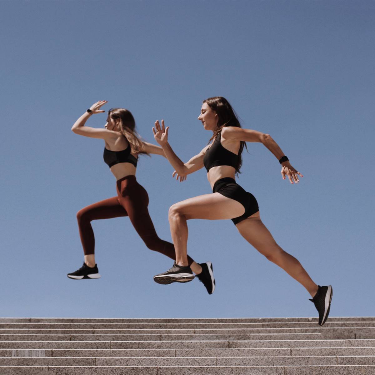 Mujeres corriendo